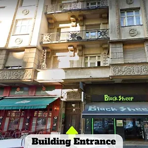 Black Sheep Smart Albergue